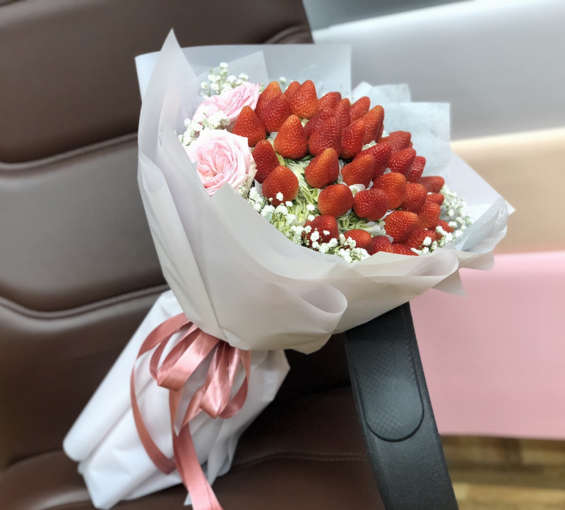 Tự tay làm bó hoa trái cây
