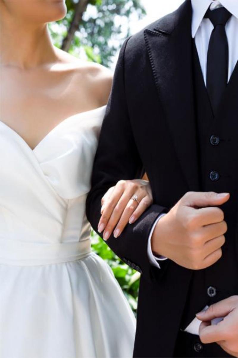 Mẫu Backdrop Đám Cưới Trong Nhà Sang Trọng