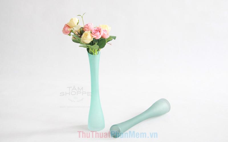Cắm hoa hồng trắng nghệ thuật