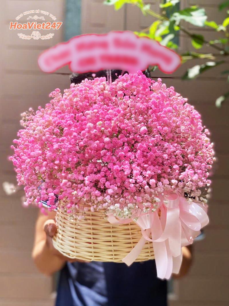 Hoa baby hồng dịu dàng trong giỏ hoa xinh xắn