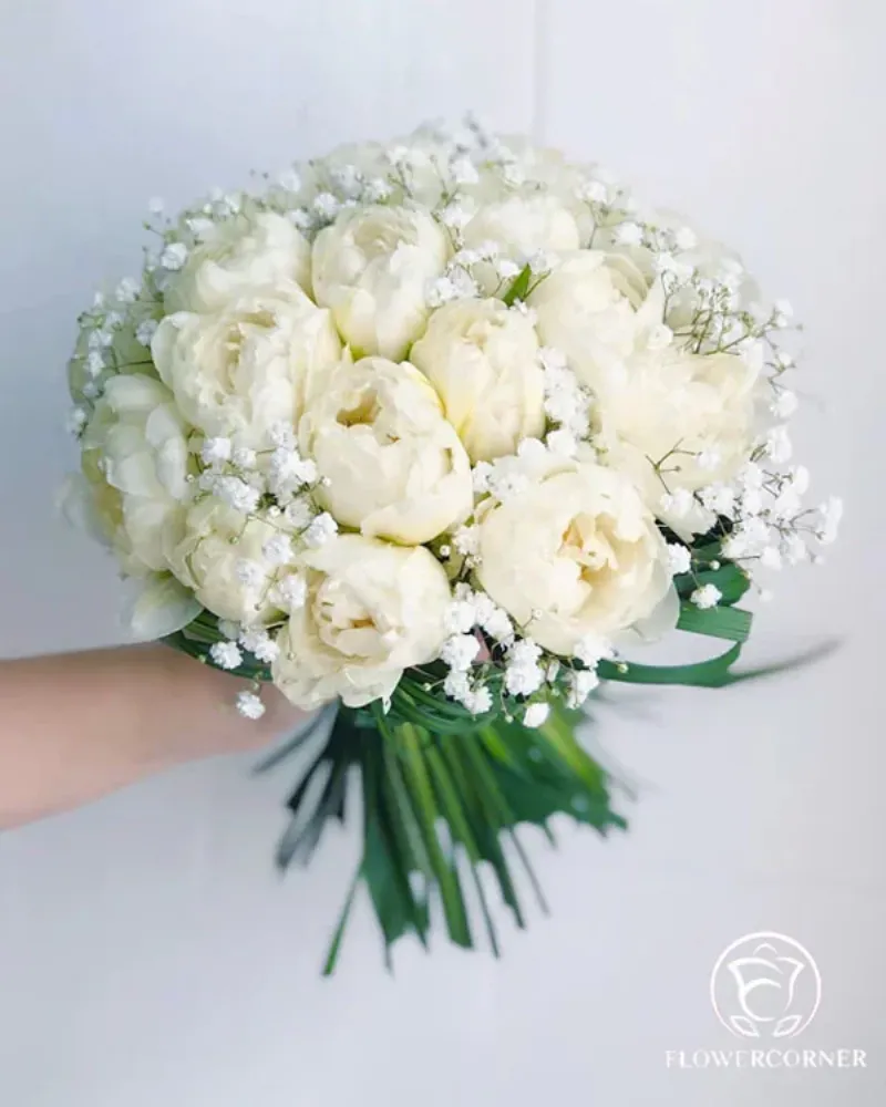 Hoa cưới cầm tay cô dâu kiểu dáng hiện đại