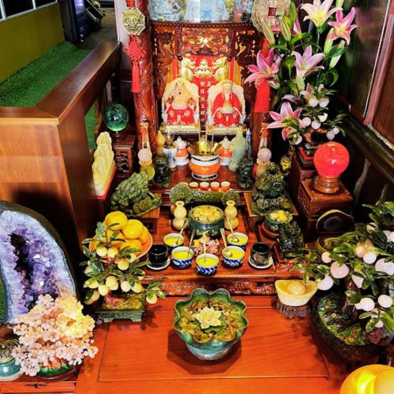 Hoa đồng tiền màu hồng và hoa mẫu đơn