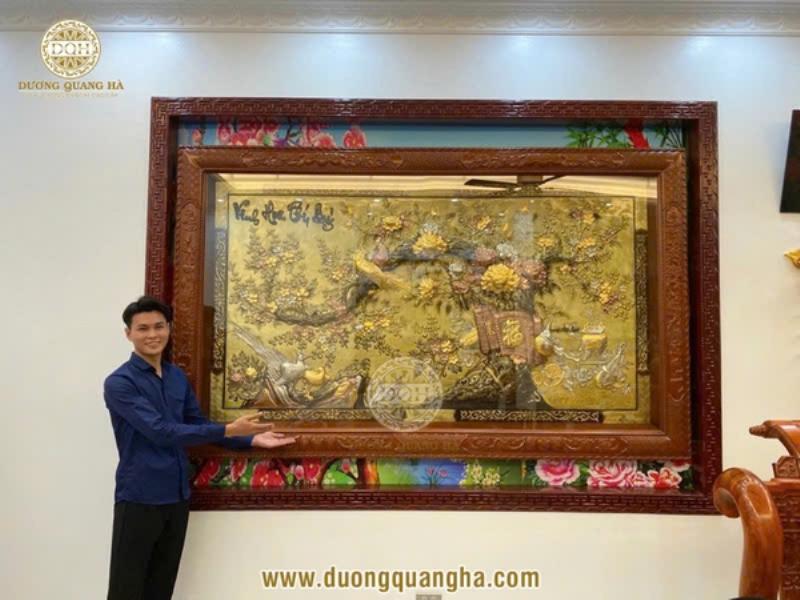 hoa-ly-vang-bieu-tuong-hanh-phuc-va-sung-tuc