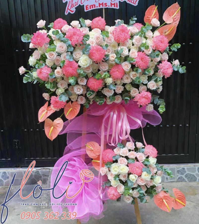 Kệ hoa chúc mừng khai trương hai tầng sang trọng và bề thế