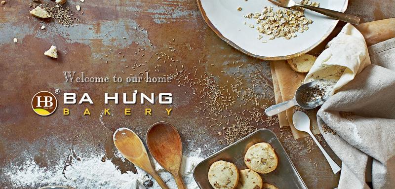 Bánh hoa tulip kem bơ màu sắc tươi sáng, trang trí tinh xảo