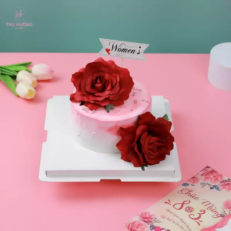 Bánh sinh nhật hoa tulip rực rỡ cho dịp đặc biệt và kỷ niệm
