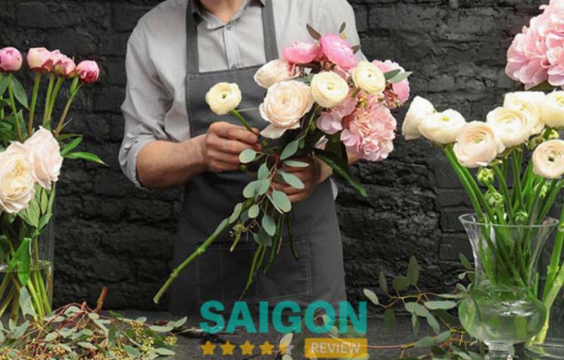 Bí quyết kiểm tra độ tươi và bền của hoa khi mua tại shop hoa tươi quận Tân Phú