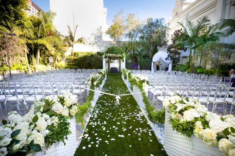Hoa loa kèn trong đám cưới biểu tượng sự tinh khiết và hạnh phúc lứa đôi